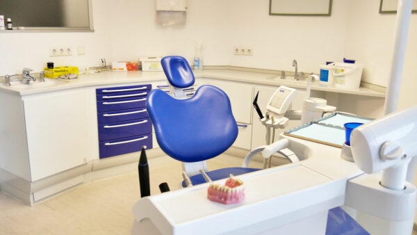 Zahnarzt-Webdesign Behandlungsstuhl